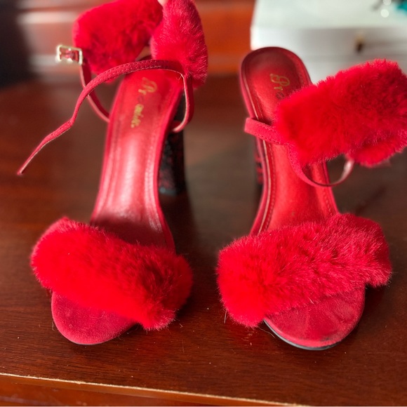 Size 6 heels/platforms - Picture 2 of 4